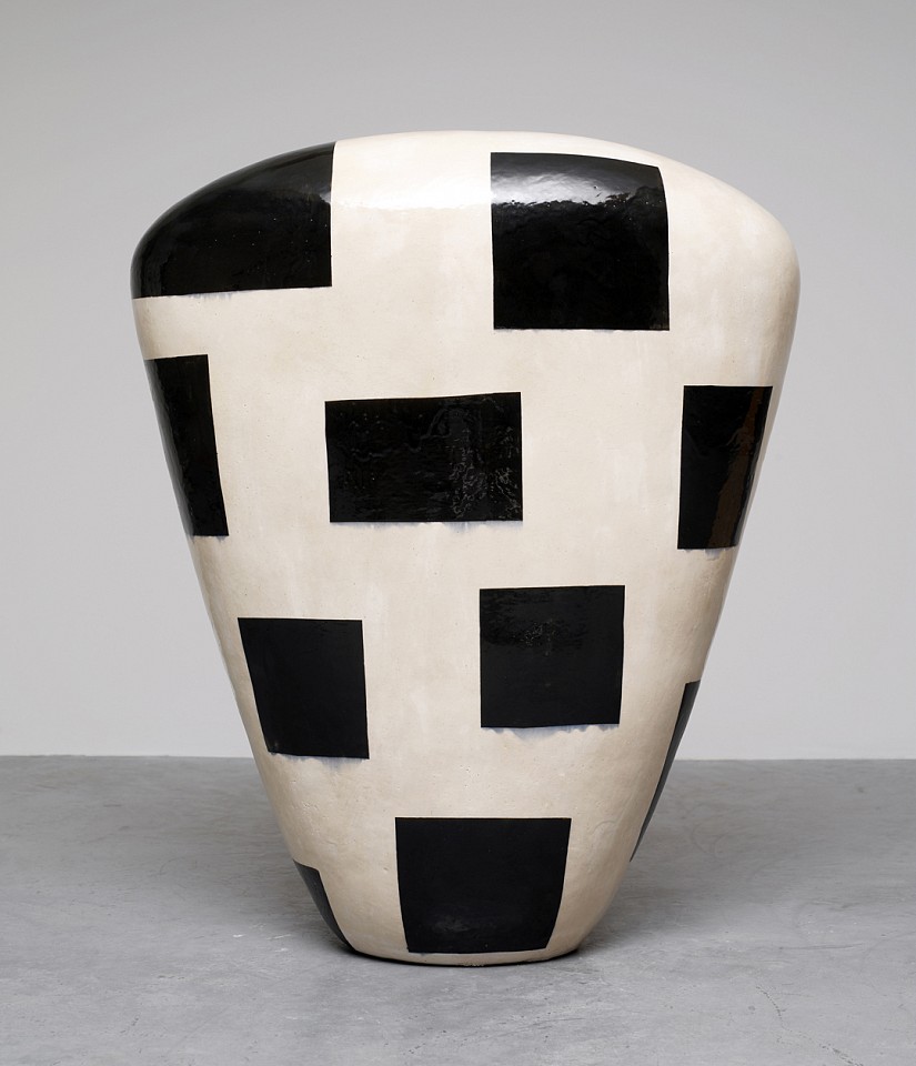Jun Kaneko, Dango 04-10-23, 2004
Glazed Ceramic, 42 1/4 x 29 3/4 x 15 3/4 inches
KANE0048