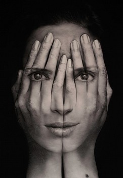 Work: Tigran Tsitoghdzyan Mirror II
