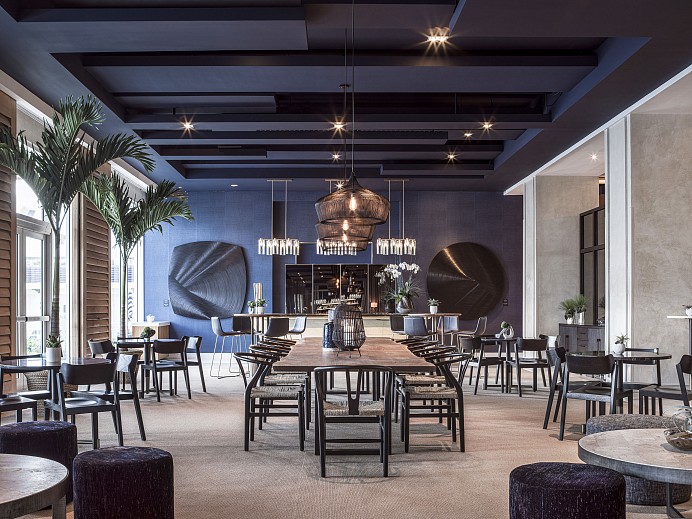 Alex Katz News: Architectural Digest: 12 Beautiful Restaurants Designed by Celebrity Decorators, May  6, 2021 - Kristine Hansen