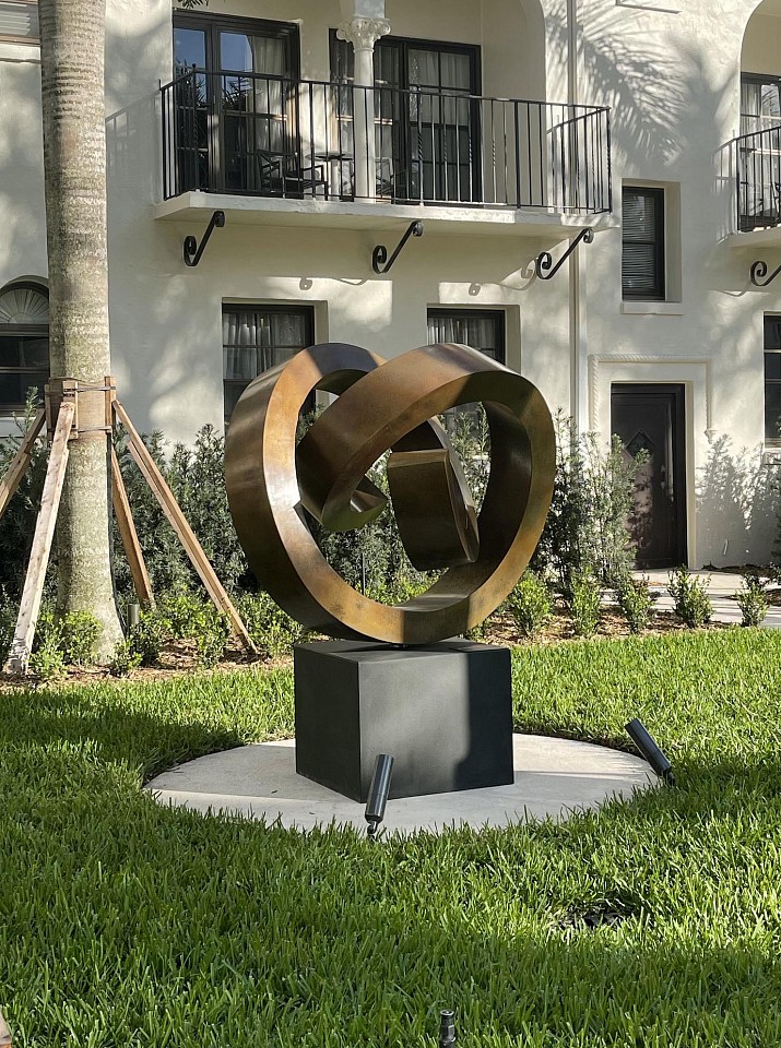 Gino Miles, Nurture
Bronze, 50 x 60 x 60 inches on 24 x 30 x 30 inch granite base
MILE00029