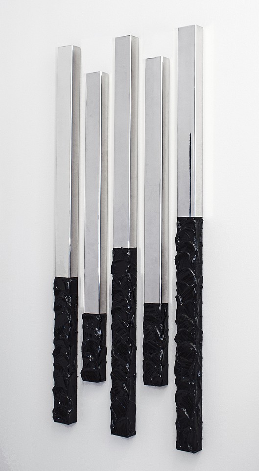 Kx2 Ruth Avra & Dana Kleinman, Tidal Shift II, 2021
Mirror Polished repurposed stainless steel bar with enamel and mixed media, 60 x 26 x 2 1/2 in.
Kx200031