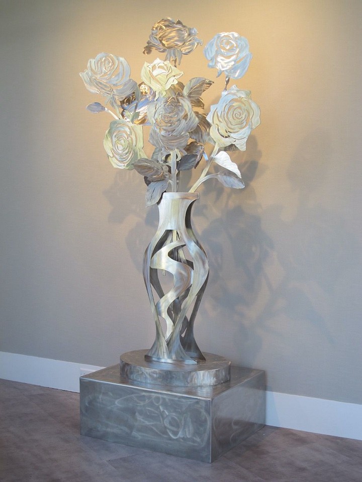 Babette Bloch, Amore; edition of 9
stainless steel, 73 inches tall on a 12 inch base
BLOC00064