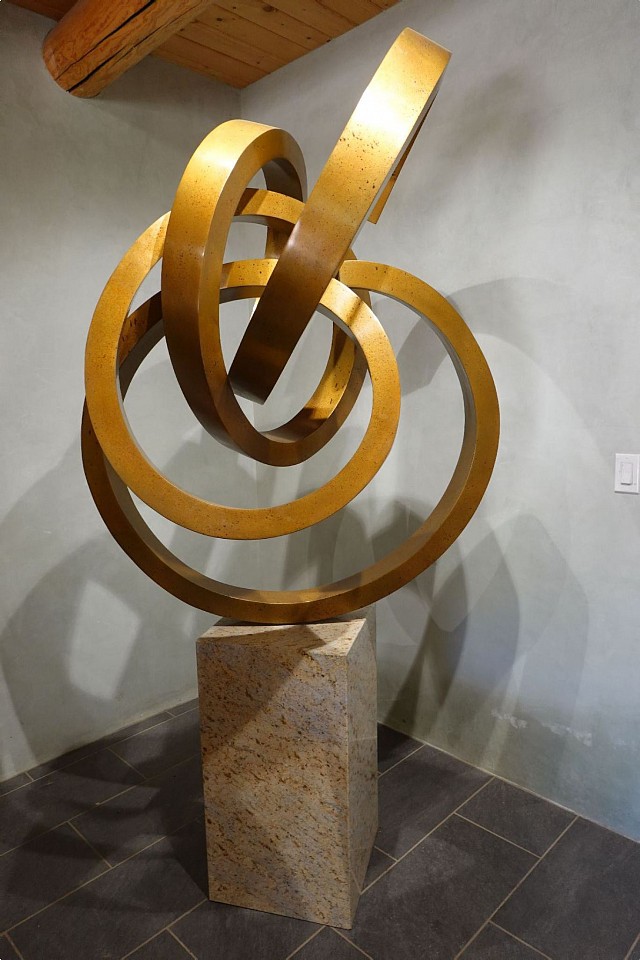 Gino Miles, ZZ Hypnotic, 2024
Bronze, 57 x 46 x 46 inches on 30 x 16 x 16 inch base
MILE00078