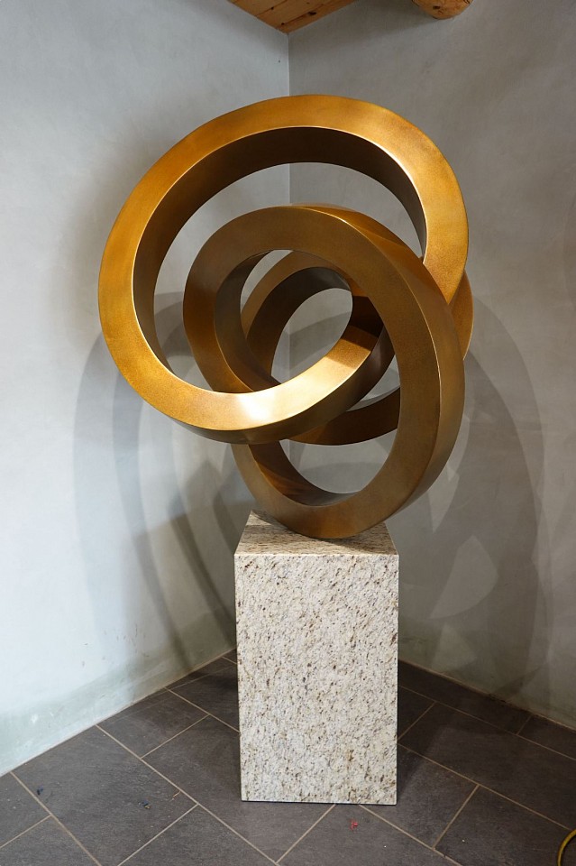 Gino Miles, Nebula, 2024
Bronze, 49 x 42 x. 42 inches on 30 x 18 x 18 inch base
MILE00083