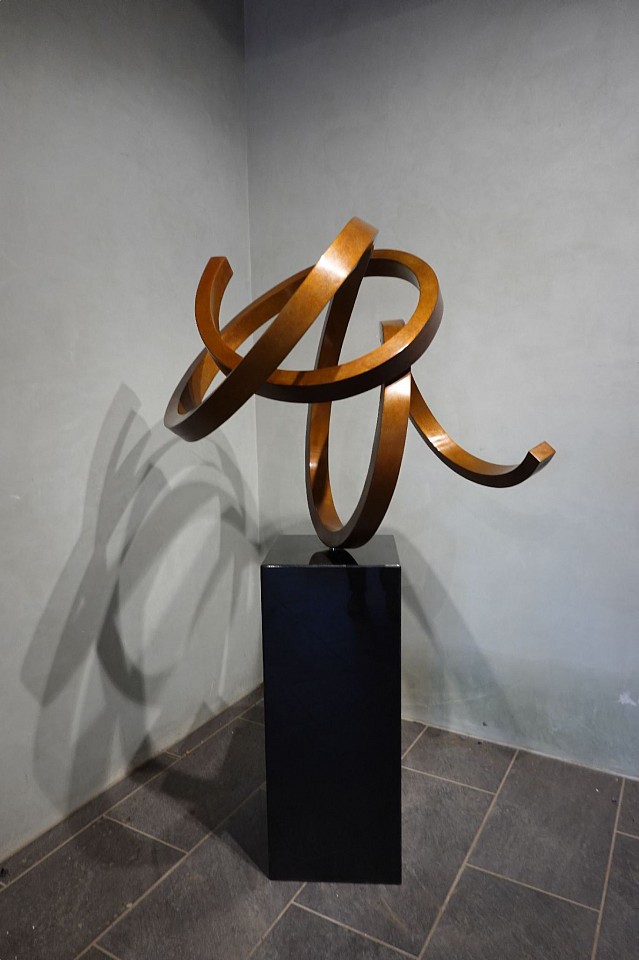 Gino Miles, Z Free, 2024
Bronze on granite base, 30 x 32 x 32 inches on 30 x 12 x 12 inch base
MILE00091