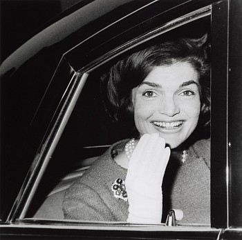 Harry Benson - Z Jackie Kennedy Waving, London, edition of 35