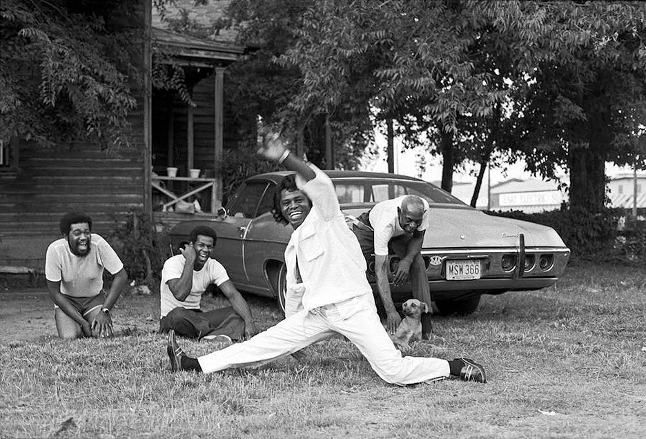 Harry Benson, James Brown Does the Split, Augusta, GA; edition 22/35, 1979
Archival Pigment Photograph, 24 x 30 inches (paper) / [+$850 frame]
BENS00047