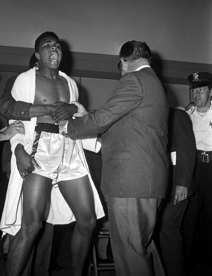 Harry Benson, Z Cassius Clay (Muhammad Ali) vs Sonny Liston weigh-in, Miami, 1964
Archival Pigment Photograph, 22 x 17 inches $10,000 / 24 x 20 inches $12,000 / 30 x 24 inches $15,000 / 40 x 30 inches $18,000
BENS00090